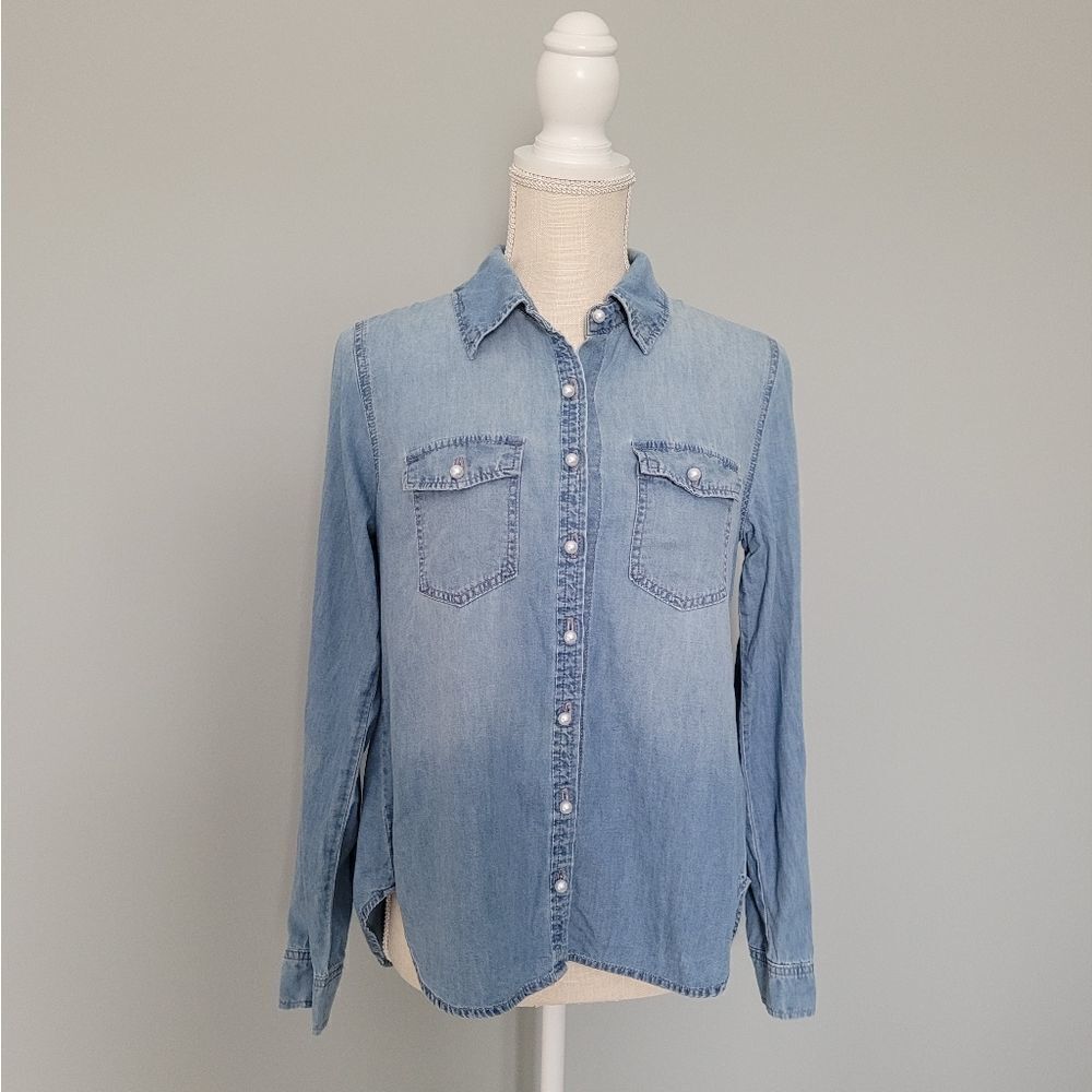 Francesca's Chambray Top Size XS